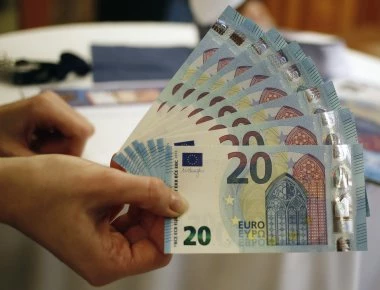 Πως θα υπολογίζονται οι εισφορές το 2018 - Η εγκύκλιος που «καίει» τους ελεύθερους επαγγελματίες